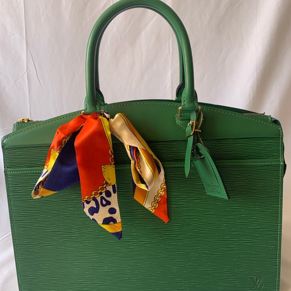 ❤️❤️SOLD❤️❤️Louis Vuitton Rivera bag - Picture 2 of 16